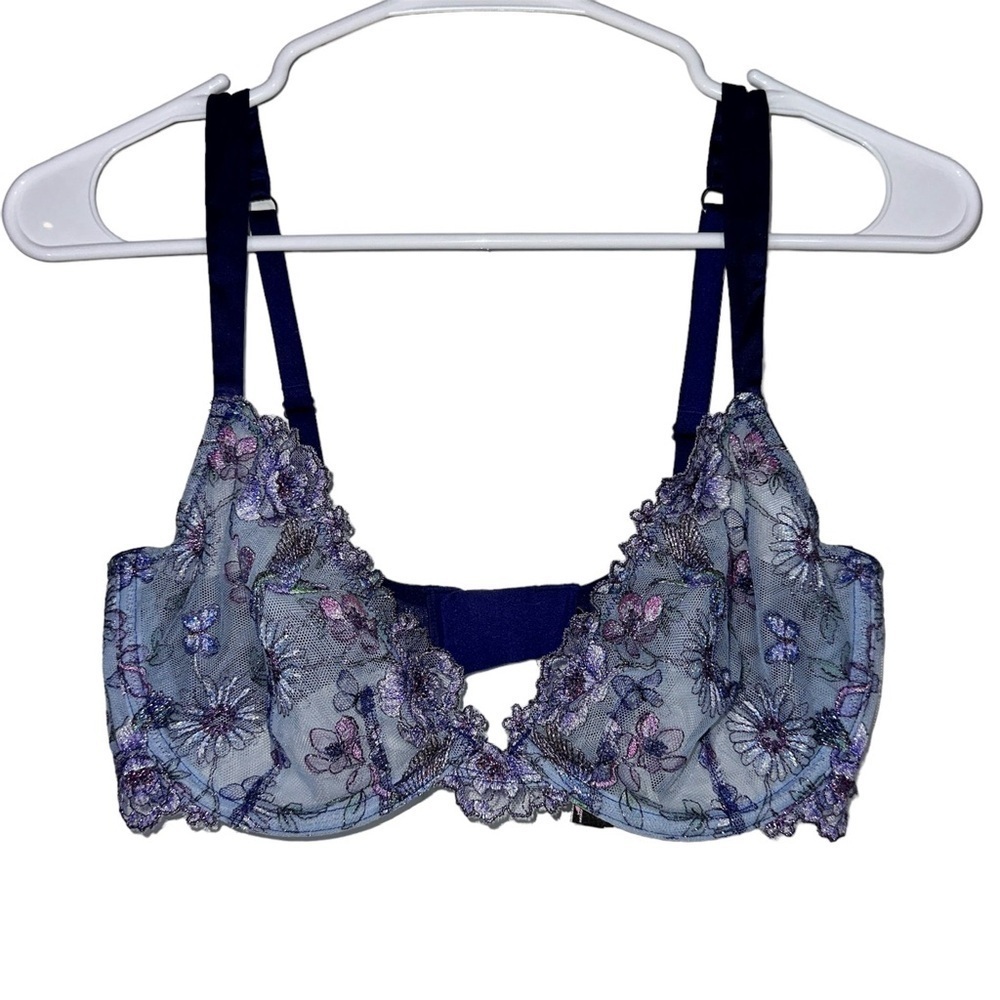 Victoria’s Secret Low Cut Demi Floral/Hummingbird Lace Bra